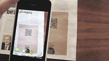 a un código QR de conseguir empleo QR Tattoo Empleo