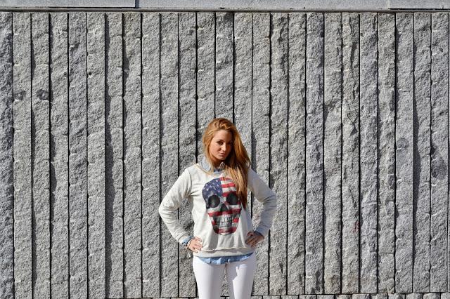 SKULLMe encanta llevar un estilo sencillo, sobre todo cua... SKULLMe encanta llevar un estilo sencillo, sobre todo cua...