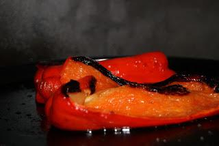 Ensalada de pimientos rojos asados y aguacate Ensalada de pimientos rojos asados y aguacate