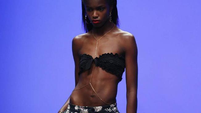Moda 2013. La cantante RIHANNA diseñó y presentó su primera colección de ropa para la marca británica River Island. Moda 2013. La cantante RIHANNA diseñó y presentó su primera colección de ropa para la marca británica River Island.