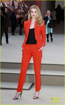 Los looks de las celebrities en el front row de Burberry Los looks de las celebrities en el front row de Burberry