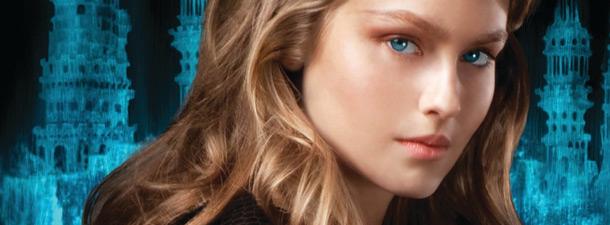 Entrevista a Sarah J. Maas, autora de Trono de Cristal Entrevista a Sarah J. Maas, autora de Trono de Cristal