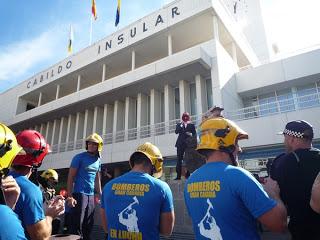 Los bomberos de A Coruña, Barcelona, Madrid y Canarias,  contra los desahucios