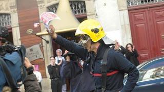 Los bomberos de A Coruña, Barcelona, Madrid y Canarias,  contra los desahucios