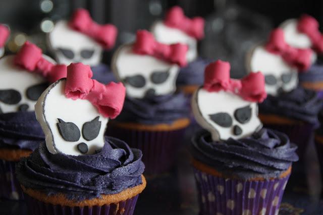 Monster High Cupcakes for Cristina Fashion Day