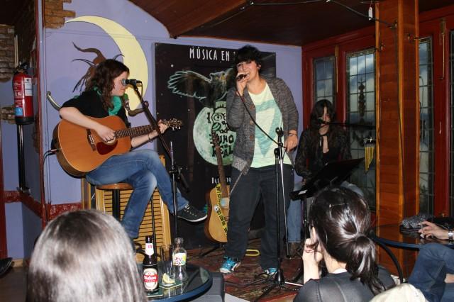 Aimar Extaniz durante el concierto en el Búho Real (Madrid). Fotografías Isabel L. Marrupe