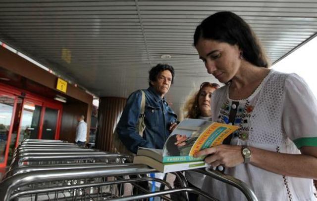 40 preguntas para Yoani Sánchez durante su gira mundial. Por Salim Lamrani 40 preguntas para Yoani Sánchez durante su gira mundial. Por Salim Lamrani