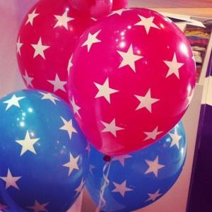 Productos para fiestas con lunares, y nuestros posts preferidos globos de latex con estrellas