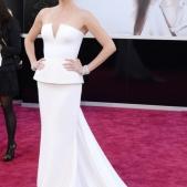 charlize-theron-alfombra-roja-oscars-2013-vestido-dior