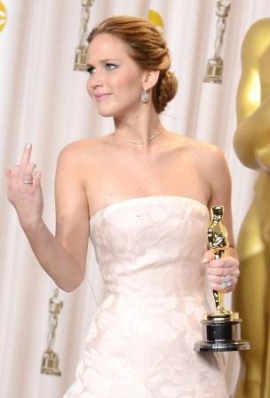 Jennifer Lawrence recogió su oscar vestida de Dior Alta Costura