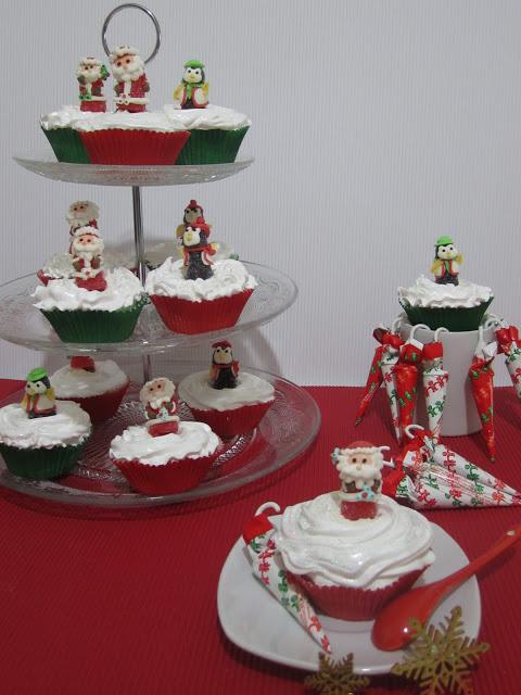 Cupcakes  navideños  (red  velvet  y  almendras  crocanti)