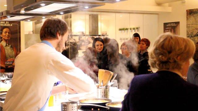 ¡Ellas lo saben! ¿Quieres regalar un tratamiento a tu madre como yo a la mía gracias a CALVO? ¡Mira que bien lo pasamos! ¡Ellas lo saben! ¿Quieres regalar un tratamiento a tu madre como yo a la mía gracias a CALVO? ¡Mira que bien lo pasamos!