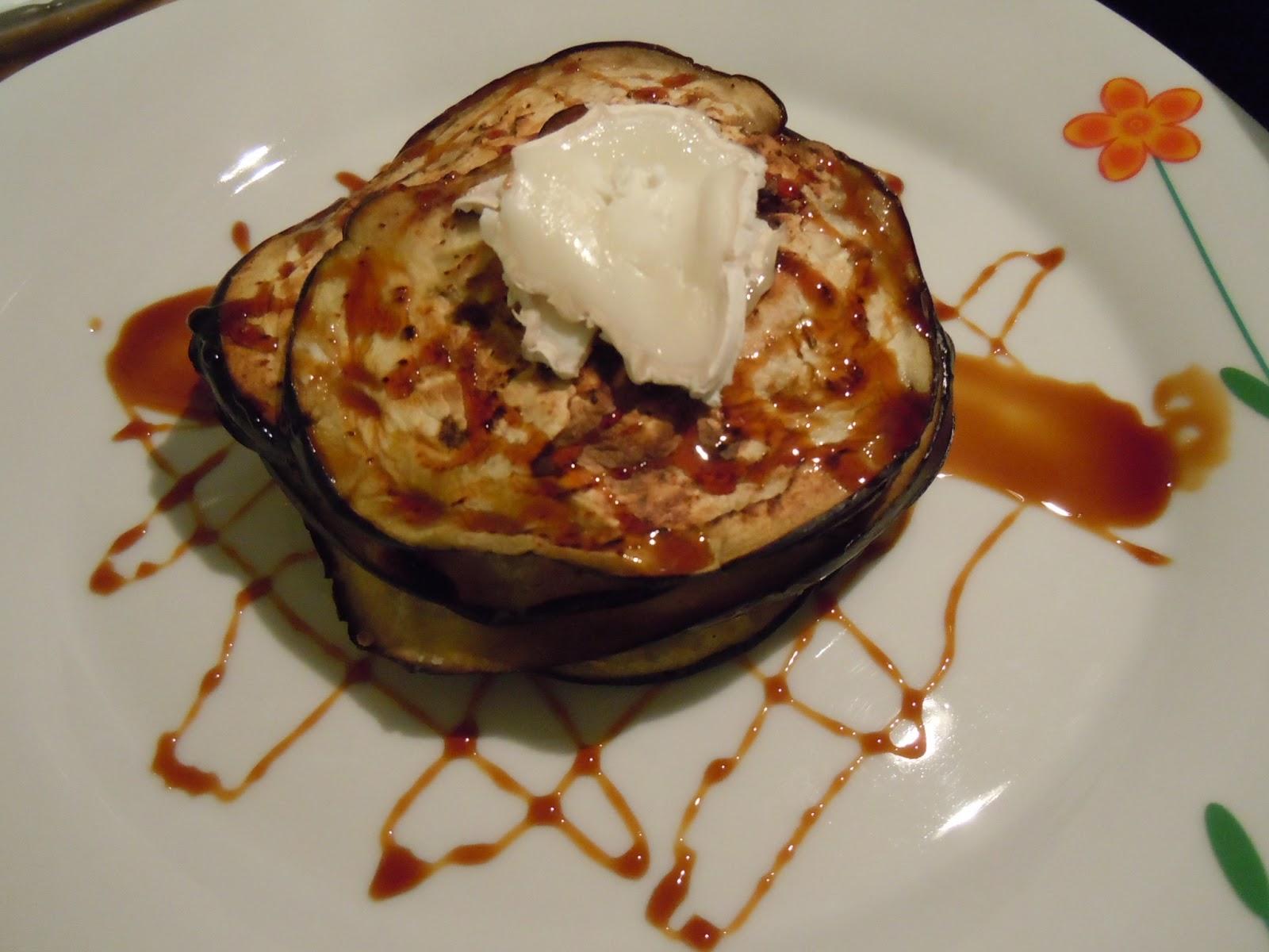 Milhojas de berenjena y queso de cabra Milhojas de berenjena y queso de cabra