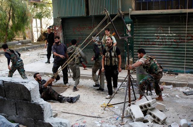 Las increíbles armas caseras de los rebeldes sirios.
