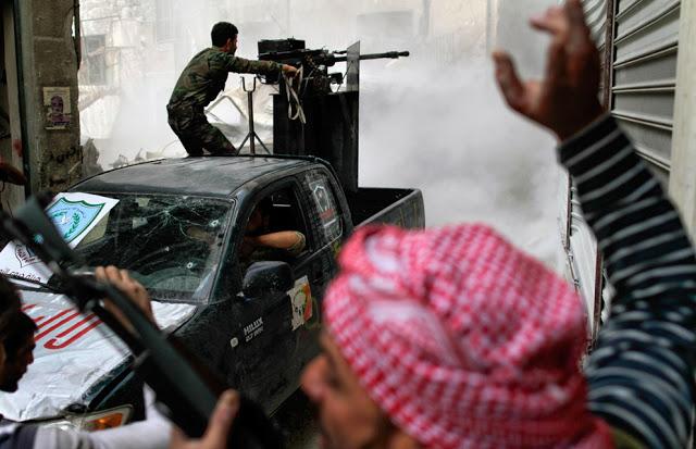 Antiaereo improvisado en una camioneta en Siria