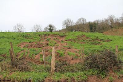 El desprendimiento de la carretera a Gaztelu El desprendimiento de la carretera a Gaztelu