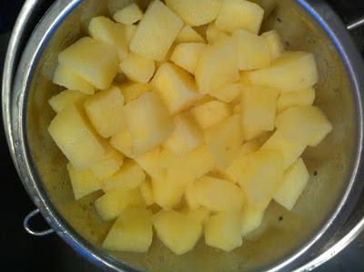 PATATAS AL HORNO y PAPAS ARRUGÁS CON ALIOLI PATATAS AL HORNO y PAPAS ARRUGÁS CON ALIOLI