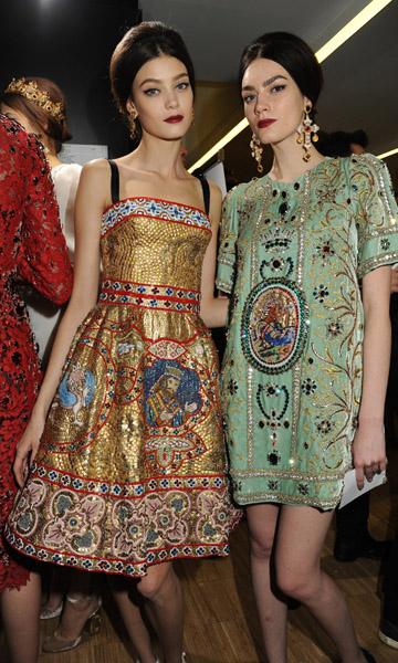 Teodora Revive Con Dolce & Gabbana Dos modelos backstage