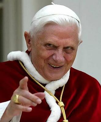La salida de Benedicto XVI - ¿pico o picotazo?