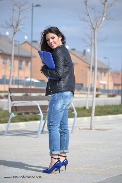 Look camiseta tiburón & azul Klein Look camiseta tiburón & azul Klein