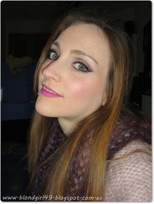 Look con labios violeta Look con labios violeta