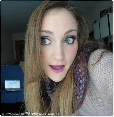 Look con labios violeta Look con labios violeta