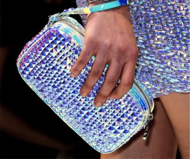 Bolso futurista Blumarine clutch Bolso futurista Blumarine clutch