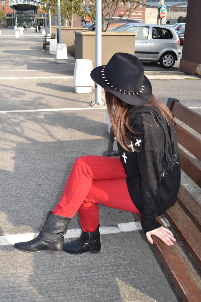 Look of the day: Cross jumper Image Hosted by ImageShack.us