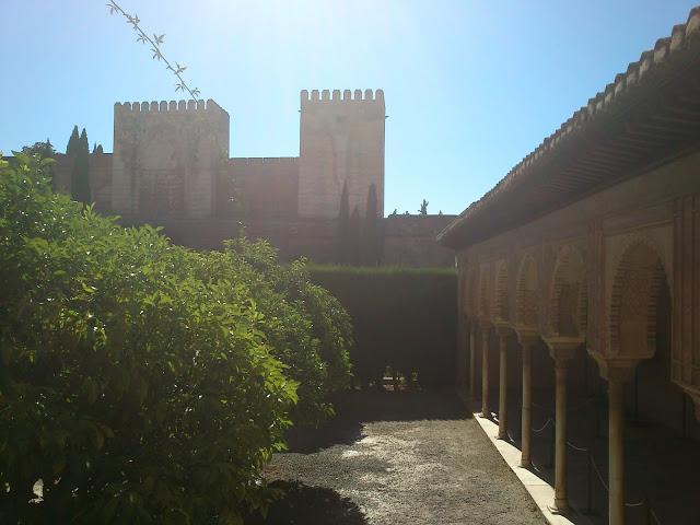 Paseando por Granada 2/3. Subida y recorrido por la Alhambra. Paseando por Granada 2/3. Subida y recorrido por la Alhambra.