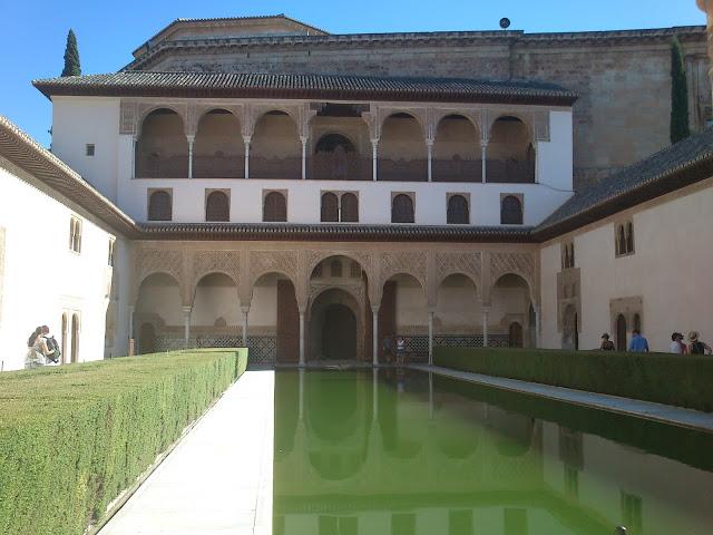 Paseando por Granada 2/3. Subida y recorrido por la Alhambra. Paseando por Granada 2/3. Subida y recorrido por la Alhambra.