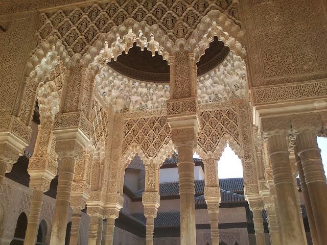 Paseando por Granada 2/3. Subida y recorrido por la Alhambra. Paseando por Granada 2/3. Subida y recorrido por la Alhambra.