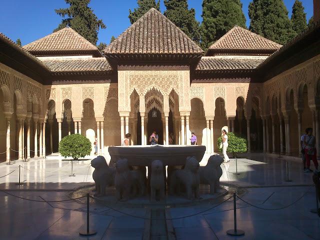 Paseando por Granada 2/3. Subida y recorrido por la Alhambra. Paseando por Granada 2/3. Subida y recorrido por la Alhambra.