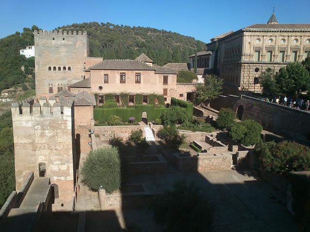 Paseando por Granada 2/3. Subida y recorrido por la Alhambra. Paseando por Granada 2/3. Subida y recorrido por la Alhambra.