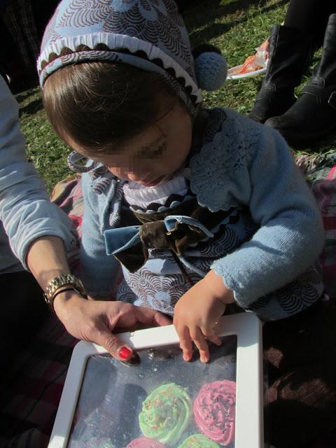 ROMERIA Y CANDELA Y LUCIA ROMERIA Y CANDELA Y LUCIA