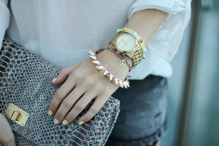 Look shorts Mónica Sors (7) snake print clutch