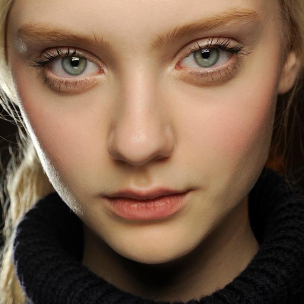 Moschino Maquillaje MFW desfile o/i 2013-14