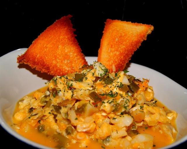 Revuelto de Ajetes y Bacalao Revuelto de Ajetes y Bacalao