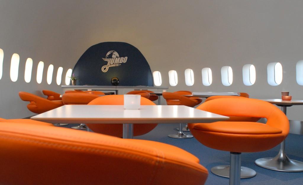 Jumbo Stay, duerme a bordo de un Boeing 747 con tus hijos Jumbo hostel duerme en un avión boeing