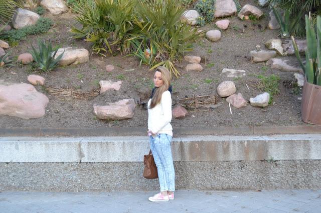 IN DOTS Feliz jueves!!!! Hoy os traigo un look con uno de... IN DOTS Feliz jueves!!!! Hoy os traigo un look con uno de...