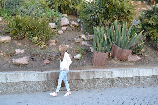 IN DOTS Feliz jueves!!!! Hoy os traigo un look con uno de... IN DOTS Feliz jueves!!!! Hoy os traigo un look con uno de...