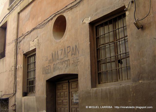 Urna de variadas razas Urna de variadas razas