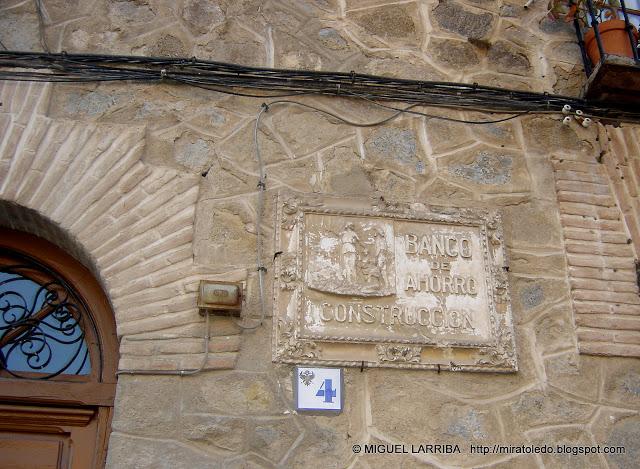 Urna de variadas razas Urna de variadas razas