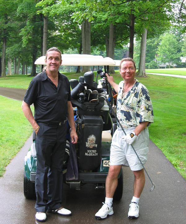 IRON MAIDEN Y SLIPKNOT: juntos jugando al golf IRON MAIDEN Y SLIPKNOT: juntos jugando al golf