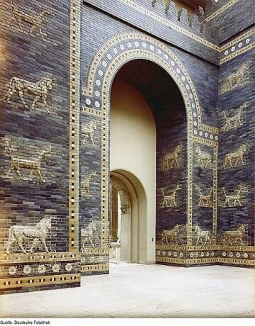 Puerta de Ishtar1 360x460 Unos 400 fragmentos de la Puerta de Ishtar han sido robados