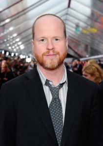 Joss Whedon habla de Hulk, S.H.I.E.L.D. y las película de DC Joss Whedon En la Premiere de Los Vengadores