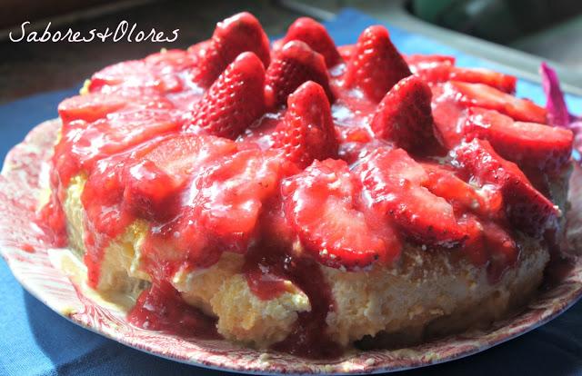 CHESCAKE DE FRESA CON CURRUSCOS ...UNA TENTACIÓN CHESCAKE DE FRESA CON CURRUSCOS ...UNA TENTACIÓN