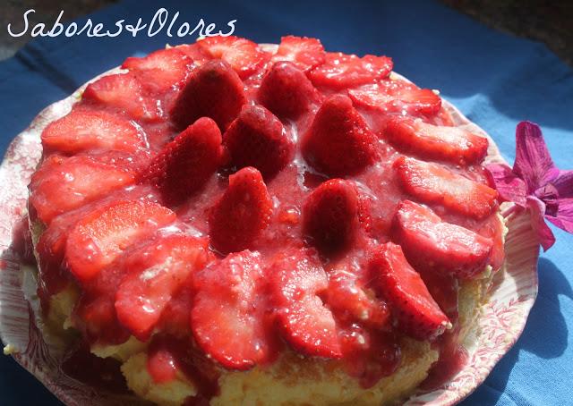 CHESCAKE DE FRESA CON CURRUSCOS ...UNA TENTACIÓN CHESCAKE DE FRESA CON CURRUSCOS ...UNA TENTACIÓN
