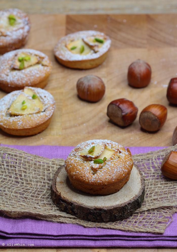 Minicakes de avellana y manzana sin lácteos hazelnut and apple minicakes