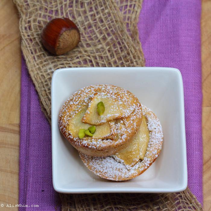 Minicakes de avellana y manzana sin lácteos hazelnut and apple minicakes