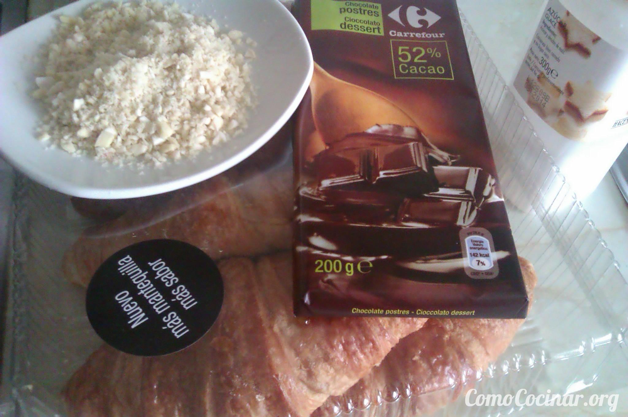 ¿Cómo hacer cruasanes rellenos de chocolate y almendras? Ingredientes Cruasán relleno de chocolate y almendras